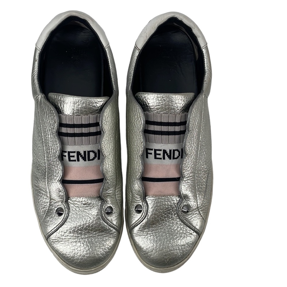Fendi Silver Metallic Knit Logo
Sneakers Fendi EU sz 38